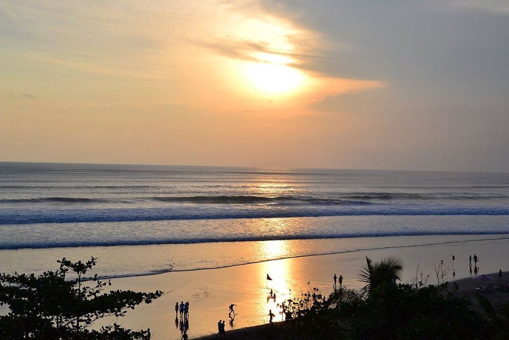 KU DE TA - Semyniak, Indonesia